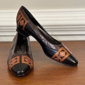 Vintage Margaret J. Geometric brown leather pumps